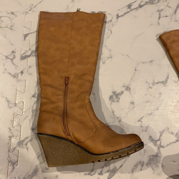Madden Girl wedge boots - Picture 2 of 4
